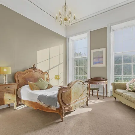 The Ritz 2 Bedroom Serviced By Altoluxoexperience Short Lets & Serviced With Free Wifi Bristol