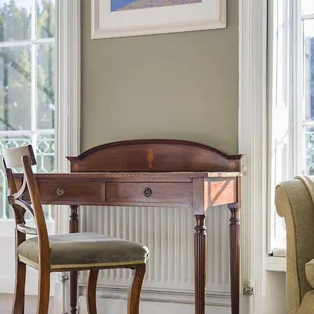 The Ritz 2 Bedroom Serviced By Altoluxoexperience Short Lets & Serviced With Free Wifi *