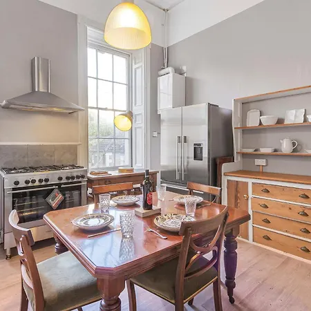 The Ritz 2 Bedroom Serviced By Altoluxoexperience Short Lets & Serviced With Free Wifi Apartment Bristol