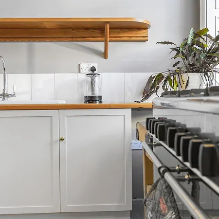 The Ritz 2 Bedroom Serviced By Altoluxoexperience Short Lets & Serviced With Free Wifi Bristol