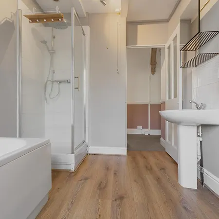 The Ritz 2 Bedroom Serviced By Altoluxoexperience Short Lets & Serviced With Free Wifi Apartment