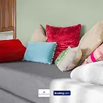 Апартаменти The Ritz 2 Bedroom Serviced By Altoluxoexperience Short Lets & Serviced With Free Wifi