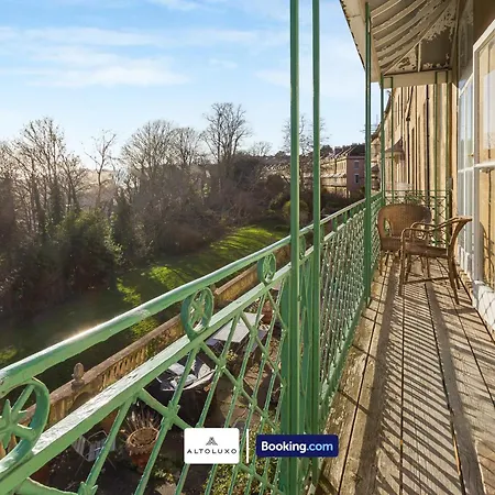 The Ritz 2 Bedroom Serviced By Altoluxoexperience Short Lets & Serviced With Free Wifi *