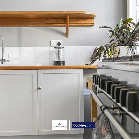 The Ritz 2 Bedroom Serviced By Altoluxoexperience Short Lets & Serviced With Free Wifi Apartmán
