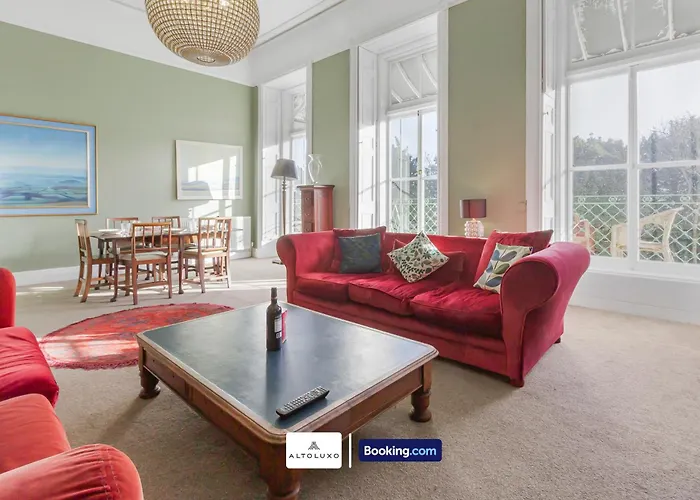 The Ritz 2 Bedroom Serviced By Altoluxoexperience Short Lets & Serviced With Free Wifi *