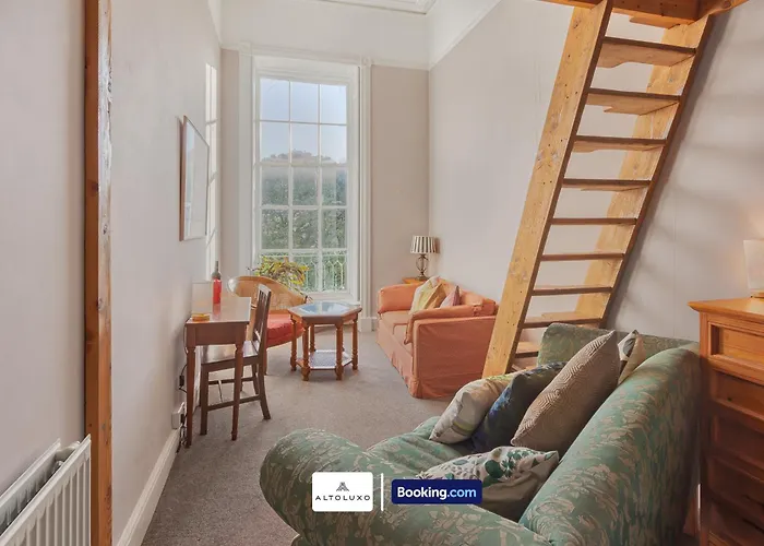 The Ritz 2 Bedroom Serviced By Altoluxoexperience Short Lets & Serviced With Free Wifi Apartment