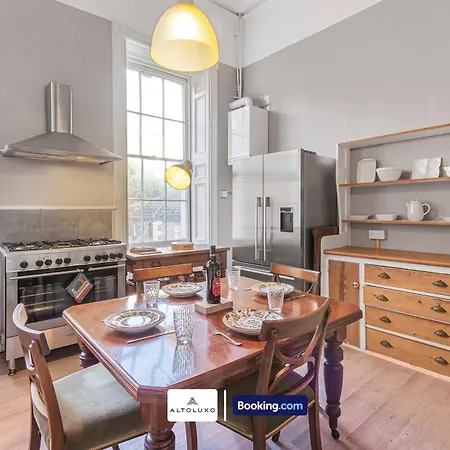 Apartman The Ritz 2 Bedroom Serviced By Altoluxoexperience Short Lets & Serviced With Free Wifi *