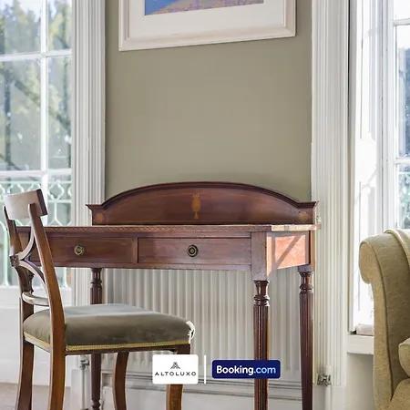 The Ritz 2 Bedroom Serviced By Altoluxoexperience Short Lets & Serviced With Free Wifi Бристоль