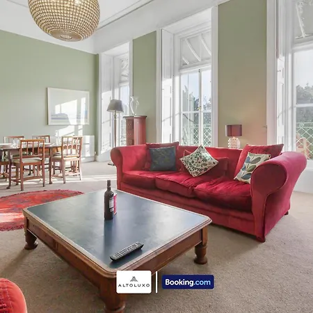 The Ritz 2 Bedroom Serviced By Altoluxoexperience Short Lets & Serviced With Free Wifi *