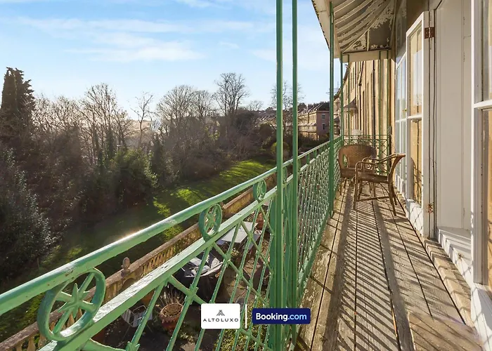 The Ritz 2 Bedroom Serviced By Altoluxoexperience Short Lets & Serviced With Free Wifi *