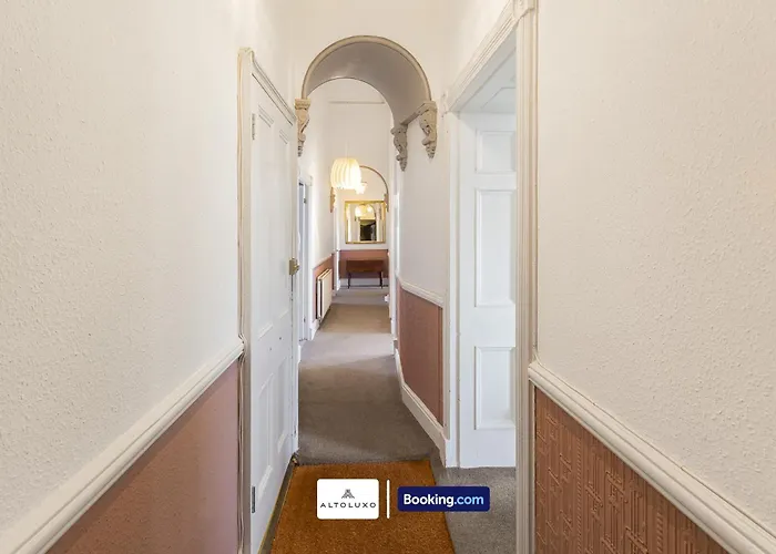 The Ritz 2 Bedroom Serviced By Altoluxoexperience Short Lets & Serviced With Free Wifi * Bristol